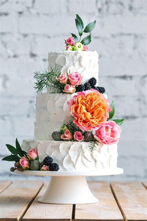 How To Decorate A Bundt Cake With Fresh Flowers | Shelly Lighting