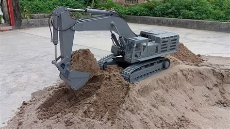 Scratch-Built RC Excavator Is A Model Making Tour De Force | Hackaday