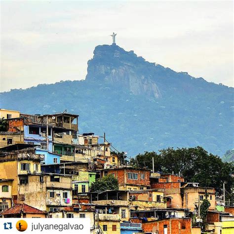 #Cristo, a #esperança da #favela #Repost @julyanegalvao wi… | Flickr