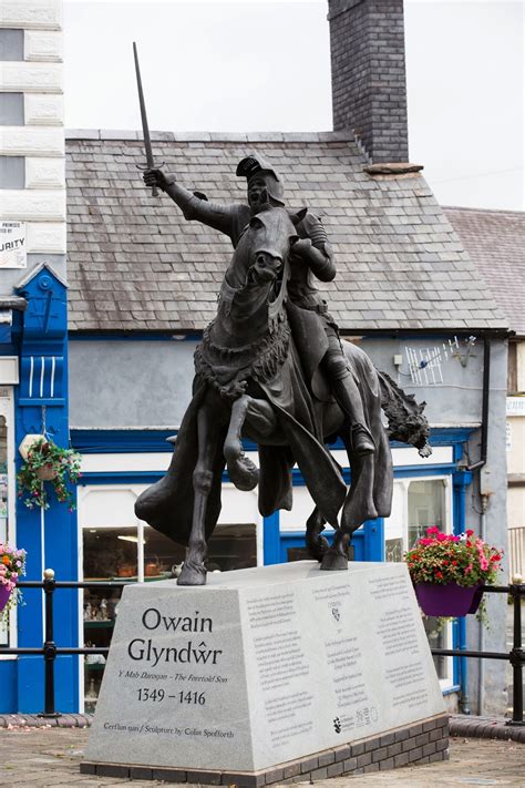 Fighting Talk by Mark Metcalf : The Owain Glyndwr Pub review