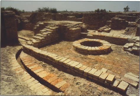 Pakistan Travel Network: Remains of Old Civilization - Harappa