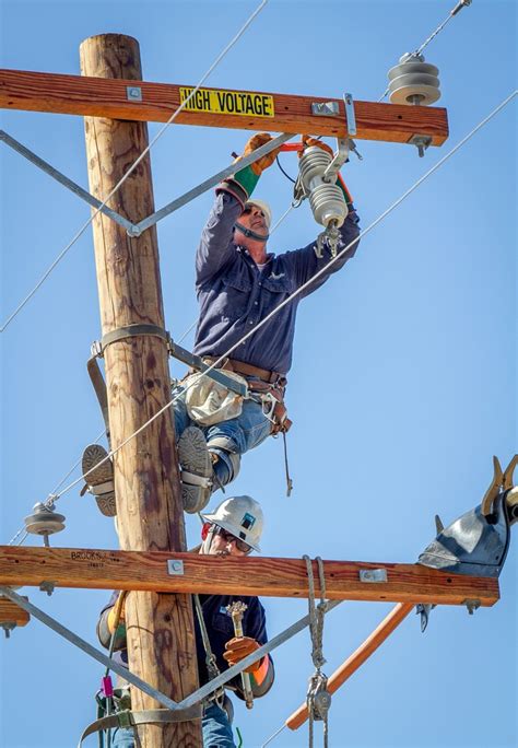 Fun for the Whole Family: IBEW 1245 and PG&E Host 3rd Annual Lineman’s Rodeo