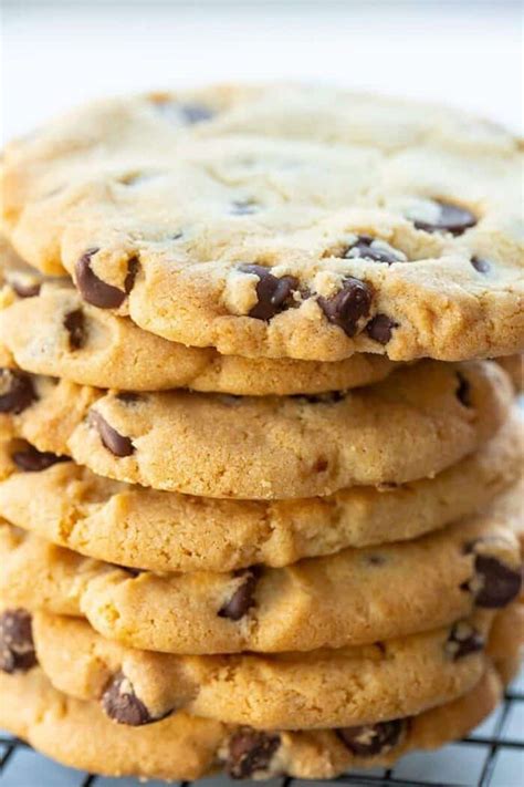 Crispy Chocolate Chip Cookie Recipe - The Kitchen Magpie