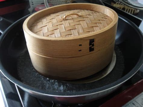 How to use a bamboo steamer basket