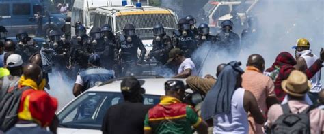 Nuova Caledonia: non si placa la rabbia del popolo kanak contro il neo-colonialismo francese ...