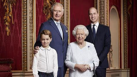 Buckingham Palace Released A New Portrait Of The Queen And Her Heirs ...