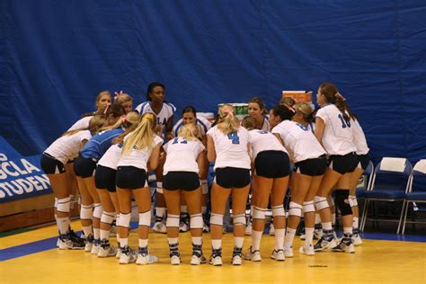 Volleyball Girls Pictures: UCLA women's volleyball team during a game