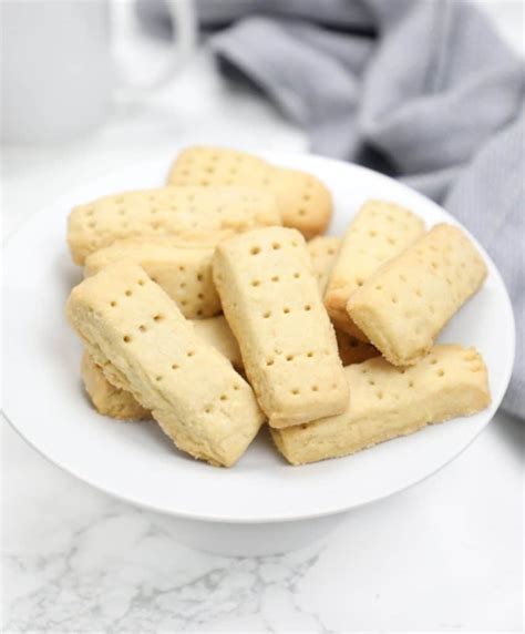 Easy Shortbread Cookies Recipe | Best Shortbread biscuits - Recipe Vibes