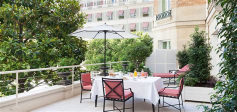 Le Bristol, Paris Review | The Hotel Guru