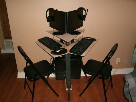 Small Computer Table Ideas That You Can Either Buy Or Craft Yourself