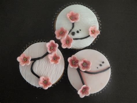 CUPCAKE BRASIL: Cupcakes Cerejeiras do Japao - Sakura