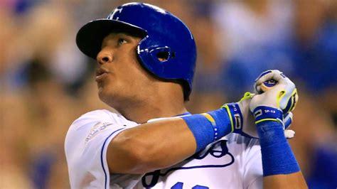 Royals catcher Salvador Perez named a finalist for the 2021 Hank Aaron Award