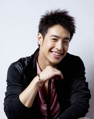 Top 10 Popular Chinese Male Singers