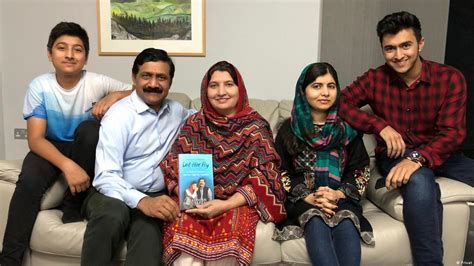 Malala's father: 'Pakistan needs a paradigm shift' – DW – 04/23/2019