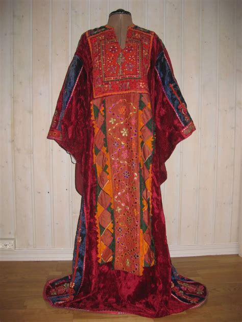 bethlehem costumes women - Google Search | Arab fashion, Traditional ...