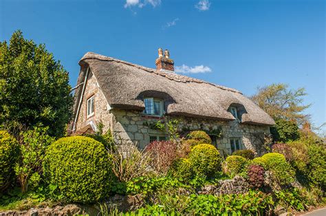 Thatched Cottage Niton Isle Of Wight Photograph by David Ross