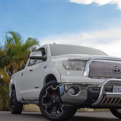 Toyota Tundra - LocatorZONE