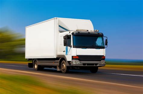 The right way to rent a lorry in Singapore | Edmund Vehicle Rental