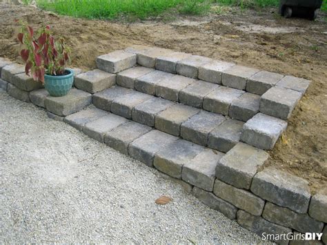 DIY Paver stairs #hardscapepavers | Pavers diy, Garden stairs, Landscape stairs