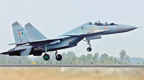 Sukhoi-30 fighter jet with two pilots goes missing near Assam’s Tezpur | india-news | Hindustan ...