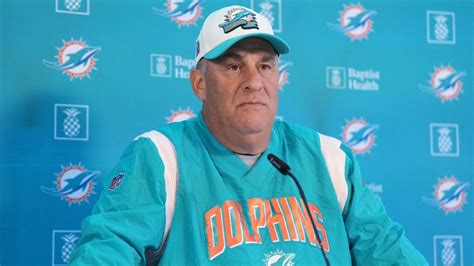 Vic Fangio out as Dolphins DC, becomes Eagles' top target - ESPN