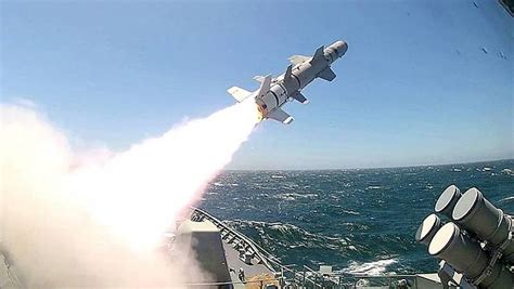 HMAS Perth test fires Harpoon Block II missile - Naval Technology