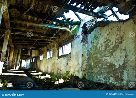 Interior of abandoned barn stock image. Image of grunge - 3436495