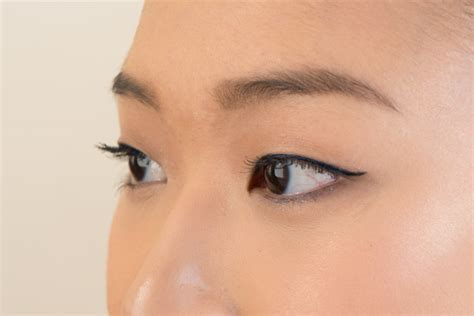 4 Amazing Makeup Tricks for Monolids That Will Brighten Eyes