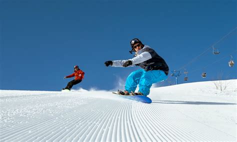 Snowboarding lessons: The top 5 French resorts