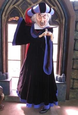 Judge Claude Frollo | Disney Parks Characters Wiki | FANDOM powered by Wikia