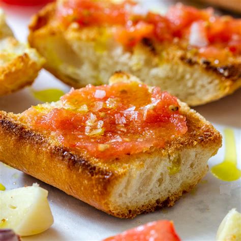 Pan con Tomate Recipe - Spanish Garlic Tomato Toast