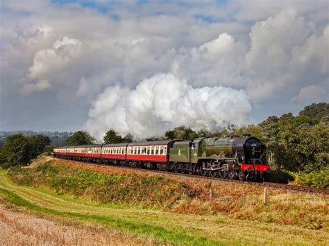 'Royal' visitors steam in for Severn Valley Railway season finale gala ...