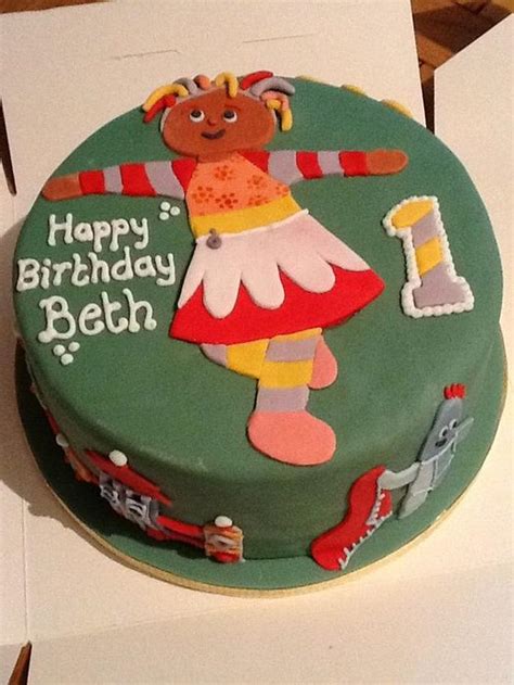 Upsy Daisy Cake - Decorated Cake by K Cakes - CakesDecor