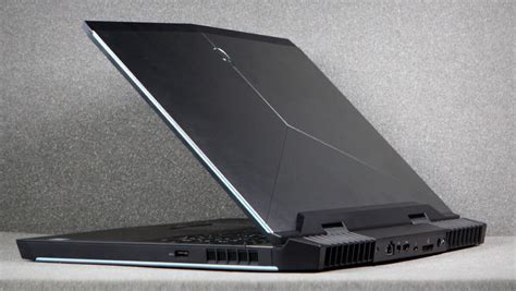 What are the Features of the Dell Alienware 15 R4?