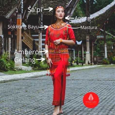 Pakaian Adat Wanita Toraja - GALERI NUSANTARA