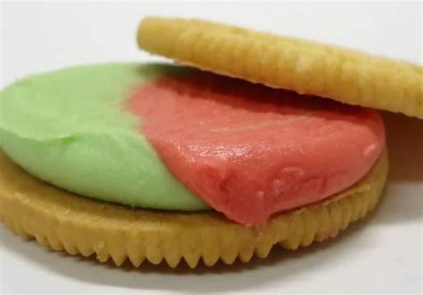 Watermelon Oreos Released In Limited Supply [VIDEO]