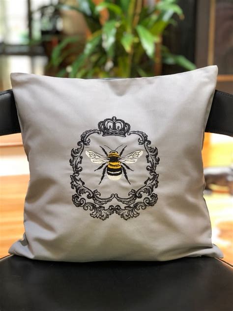 Bee Pillow Embroidered Bee Pillow Cover or Pillow With Insert - Etsy