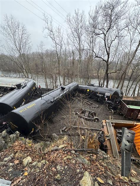 Pa. train derailment leaves cars on riverbank and in water; no injuries or hazardous materials ...