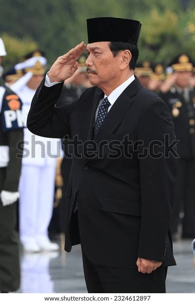 Luhut Binsar Pandjaitan Pays Tribute Heroes Stock Photo 2324612897 ...