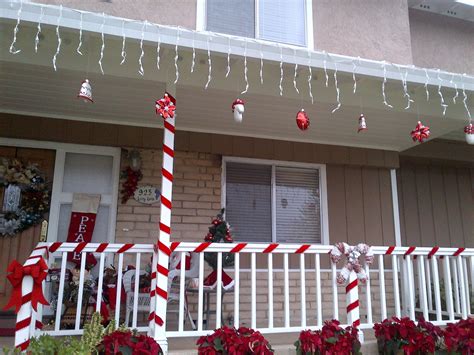 20+ Gorgeous Outdoor Candy Cane Decorations Ideas - SWEETYHOMEE