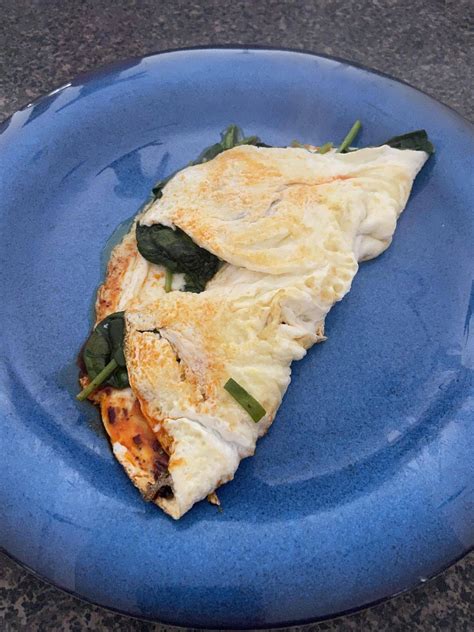 Spinach Egg White Omelette (SPICY) | Empower Fitness