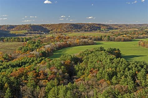 6 BEAUTIFUL Places for Fall Colors by Spring Green Wisconsin