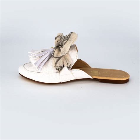 Flat Mules color White | Dahlia Style