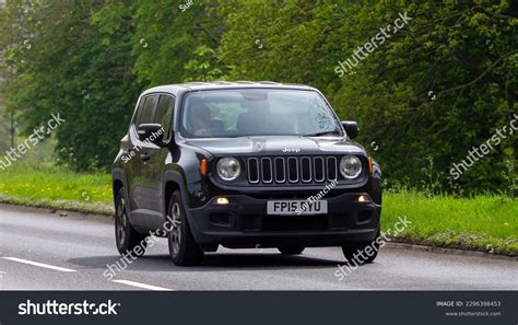 43 Jeep Renegade 2023 Images, Stock Photos & Vectors | Shutterstock