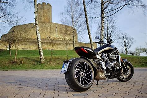 Ducati XDiavel S | im Hintergrund: Burg Steinsberg | Napfekarl | Flickr