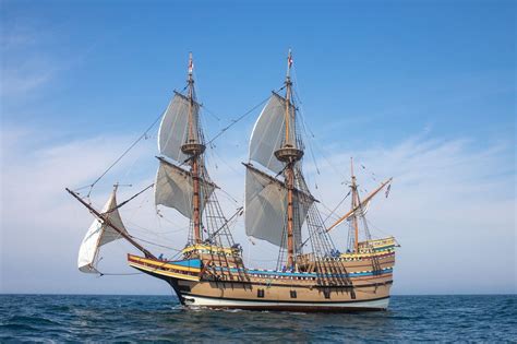 Mayflower II sails from Cape Cod back to home port in Plymouth for ...