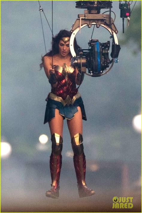 Gal Gadot Goes Airborne for 'Wonder Woman 1984' Stunt!: Photo 4103591 | Wonder Woman Photos ...