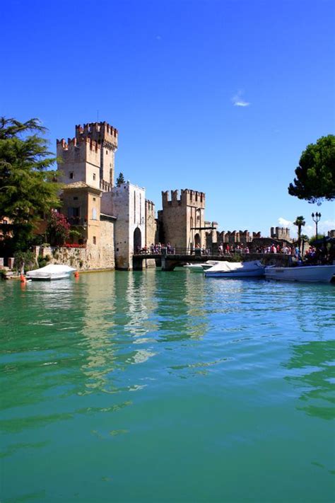 The Castle of Sirmione (13th century), Lake Garda, Lombardy, Italy ...