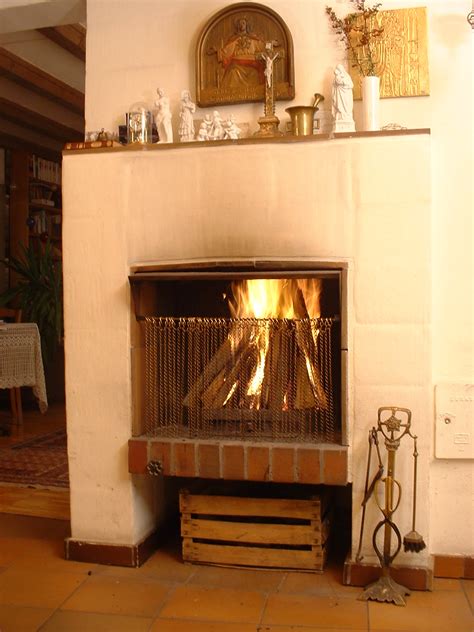 File:Open fireplace with icon.jpg - Wikimedia Commons