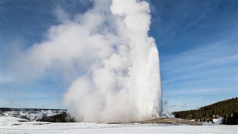 Plan Your Winter Trip to Yellowstone - Yellowstone Forever